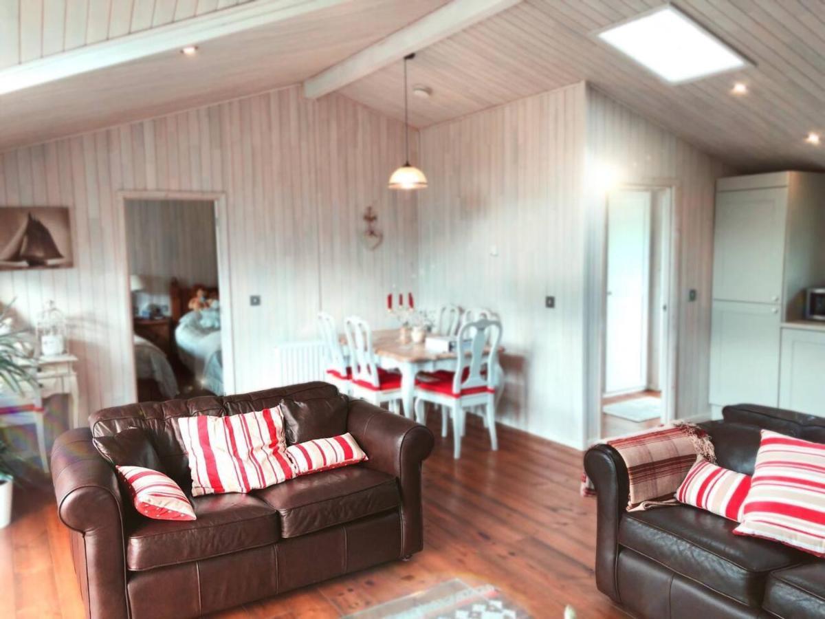 Holiday Lettings Beech Lodge - Stunning 6-Bed King ดาร์บี ภายนอก รูปภาพ