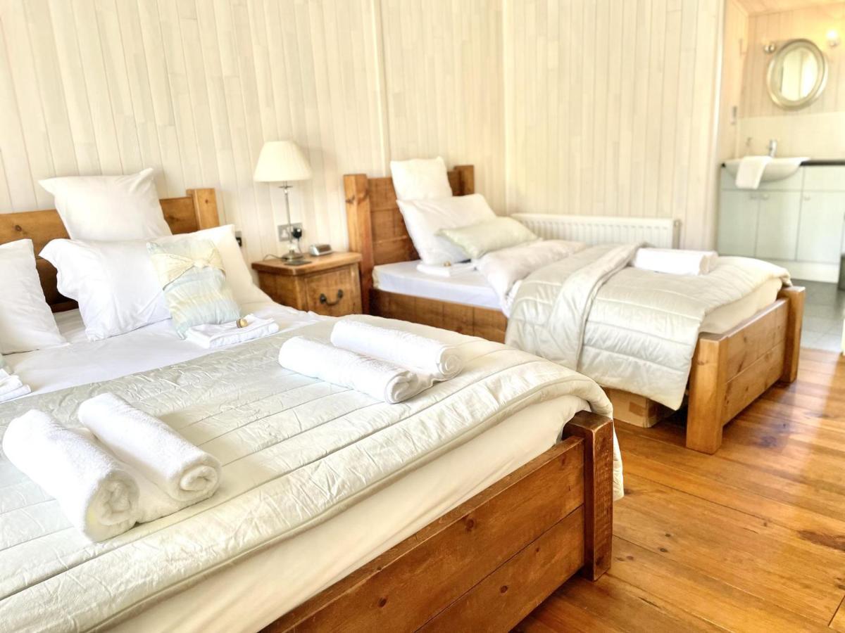 Holiday Lettings Beech Lodge - Stunning 6-Bed King ดาร์บี ภายนอก รูปภาพ